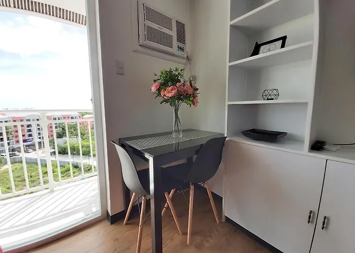Newest With Balcony Near Airport *